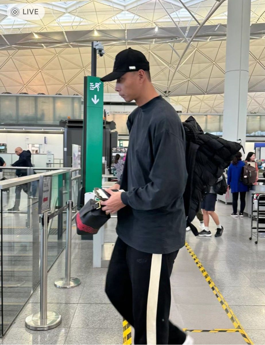🤣嫖娼现场LV包被网友扒出 反对者：能说明什么？这包字母哥也有一个